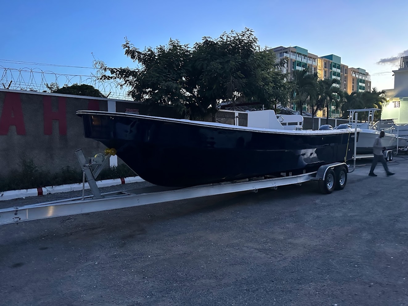 Corvina 320 offshore traditional fishing hull